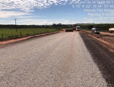  Obra de Pavimentação de 5 KM na Rodovia MT 244, no Município de Campo Verde a Nova Brasilândia/MT, está sendo realizada em parceria entre a Associação Agrologística e o Governo do estado de MT – SINFRA/MT, o trecho é entre Rio Roncador até MT-140